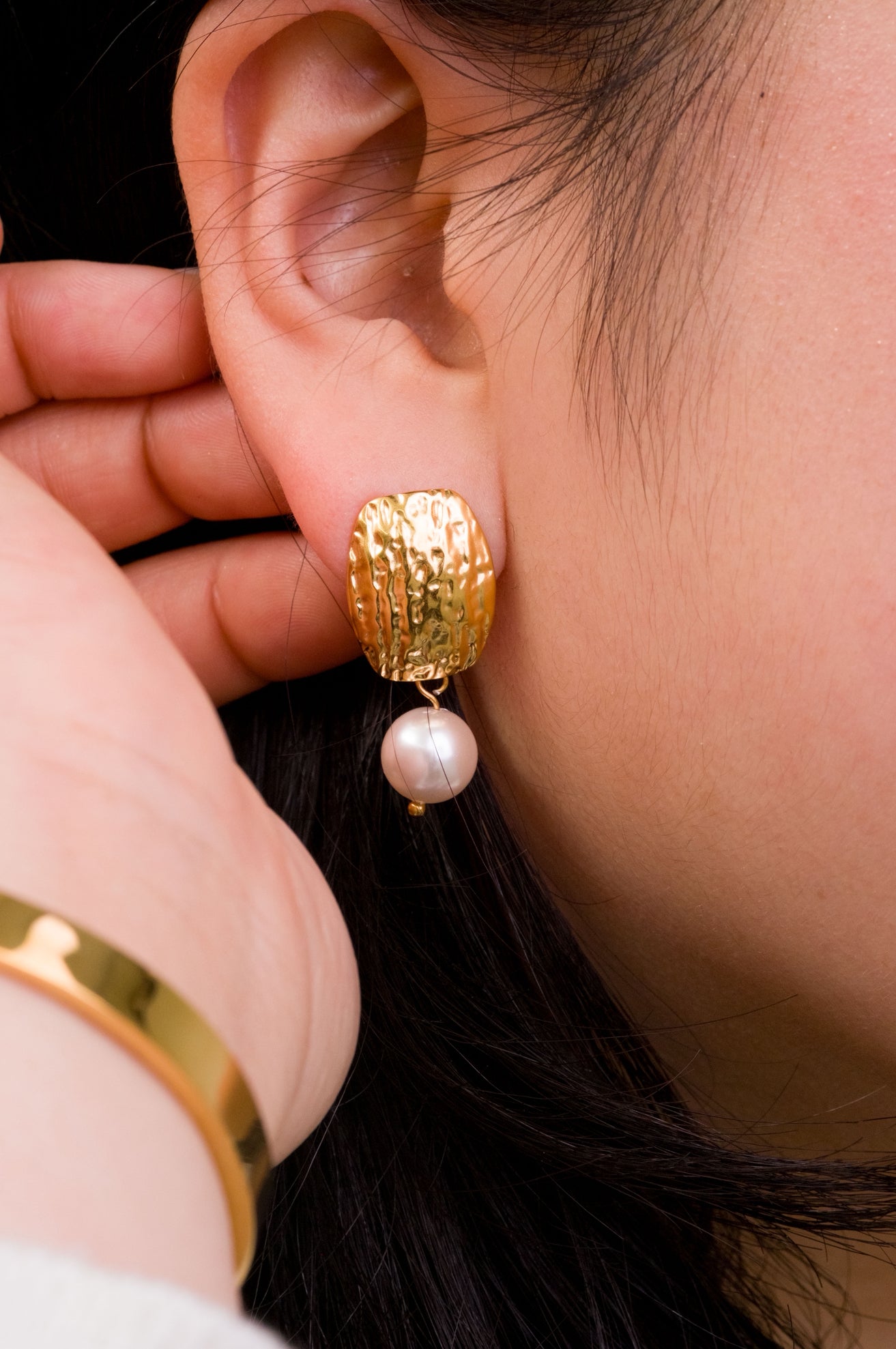 Graced Pearl Earrings
