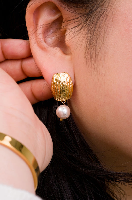 Graced Pearl Earrings