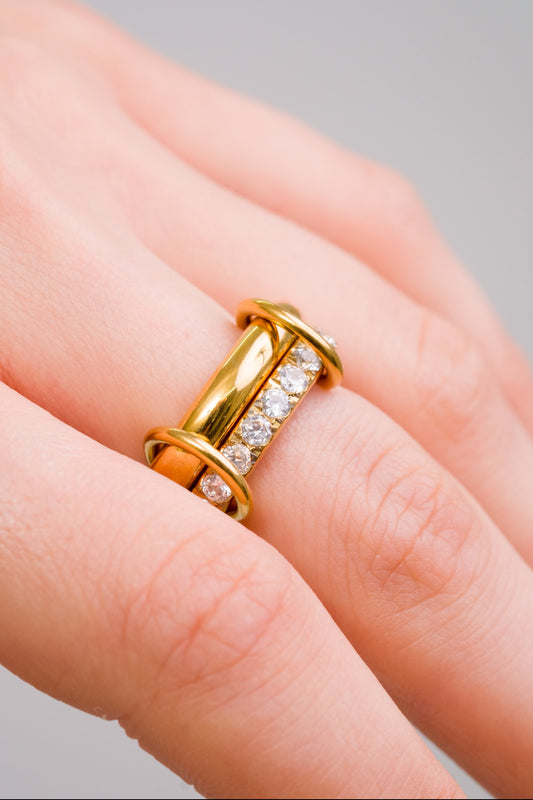 Éclat Knot Ring